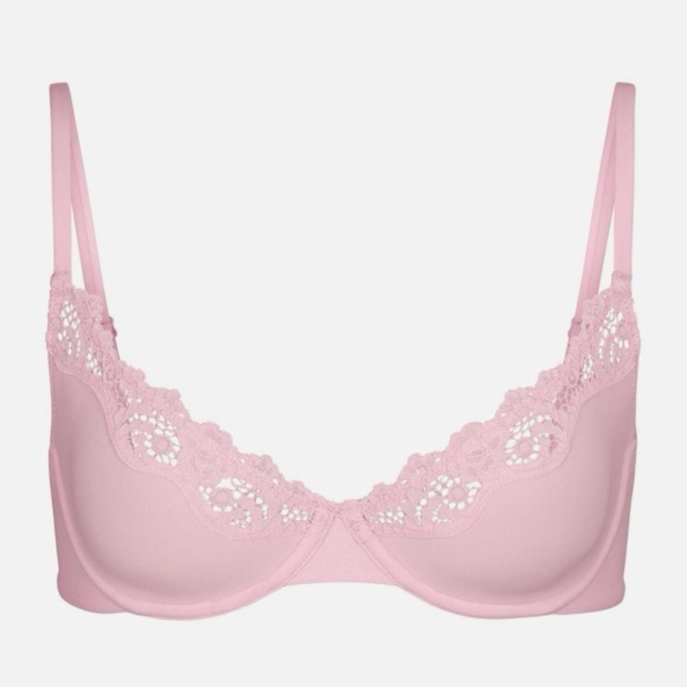 SKIMS FITS EVERYBODY LACE UNLINED SCOOP BRA IN CHERRY BLOSSOM 34DDD
